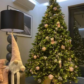 Ozdobiona choinka sztuczna 